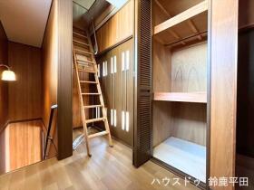 鈴鹿市高岡台5丁目　中古一戸建て