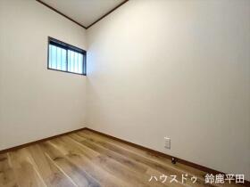 鈴鹿市高岡台5丁目　中古一戸建て