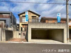 鈴鹿市高岡台5丁目　中古一戸建て