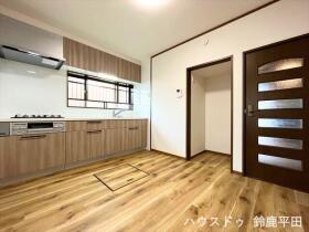 鈴鹿市高岡台5丁目　中古一戸建て