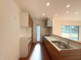 グローバルガーデン菰野町竹成　全3棟　11号棟　新築一戸建て