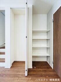 □リーブルファインプラス岐阜市西中島第2　全6棟　5号棟　新築一戸建て