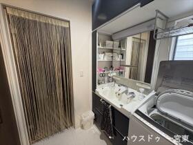 ●一宮市浅井町尾関字奥屋敷　中古一戸建て