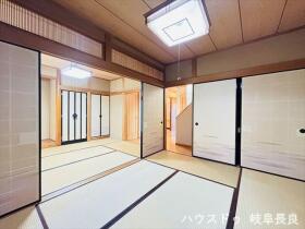 ●岐阜市則武東4丁目　中古一戸建て