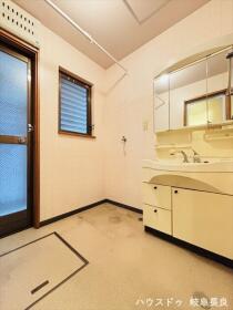 ●岐阜市則武東4丁目　中古一戸建て