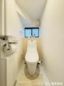 ●岐阜市日光町8丁目　中古一戸建て