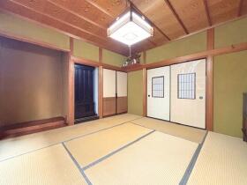 ●四日市市日永西4丁目　中古一戸建て