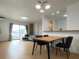 ●桑名市大字和泉字八ノ割　中古一戸建て