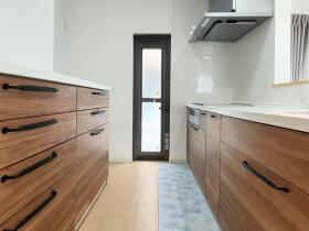 ●桑名市大字和泉字八ノ割　中古一戸建て