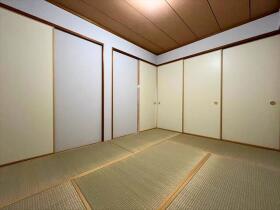 ファミール四日市