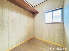 ●岐阜市諏訪山1丁目　中古一戸建て