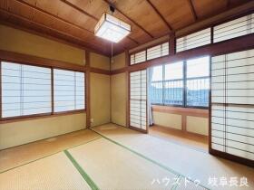 ●岐阜市諏訪山1丁目　中古一戸建て