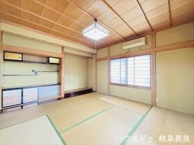 ●岐阜市諏訪山1丁目　中古一戸建て