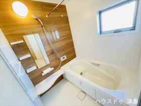 愛西市大野山町郷西　中古一戸建て