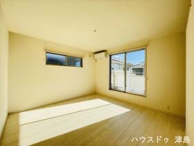 愛西市大野山町郷西　中古一戸建て