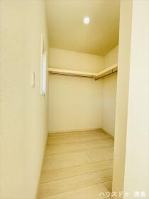 愛西市大野山町郷西　中古一戸建て