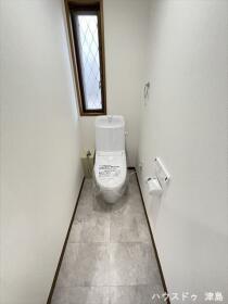 愛西市西保町西川原　中古一戸建て