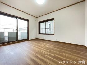 愛西市西保町西川原　中古一戸建て