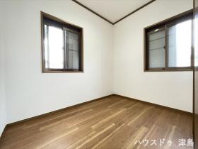 愛西市西保町西川原　中古一戸建て