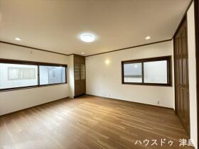 愛西市西保町西川原　中古一戸建て