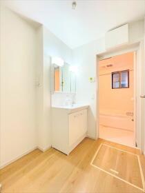 名古屋市中川区尾頭橋２丁目　新築一戸建て　全３棟　3号棟