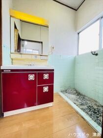 ●弥富市鯏浦町南前新田　中古一戸建て