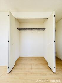 クレイドルガーデン岐阜市六条大溝第4　全3棟　2号棟　新築一戸建て