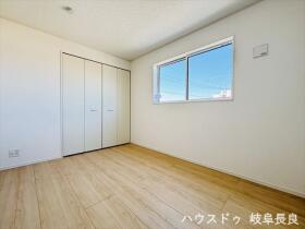 クレイドルガーデン岐阜市六条大溝第4　全3棟　2号棟　新築一戸建て