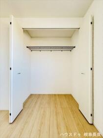 クレイドルガーデン岐阜市六条大溝第4　全3棟　2号棟　新築一戸建て