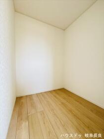 クレイドルガーデン岐阜市六条大溝第4　全3棟　2号棟　新築一戸建て