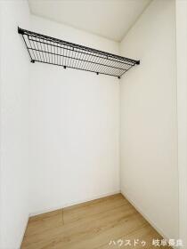 クレイドルガーデン岐阜市六条大溝第4　全3棟　2号棟　新築一戸建て