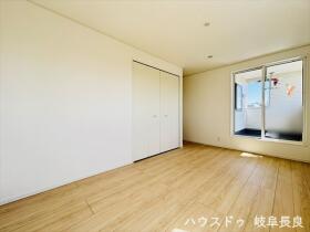 クレイドルガーデン岐阜市六条大溝第4　全3棟　2号棟　新築一戸建て