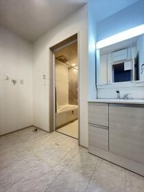 グラファーレ名古屋市港区港区藤高3期　全3棟　2号棟　新築一戸建て