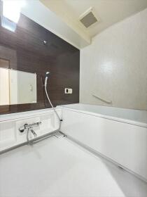 サーラ・グリーン惟信町