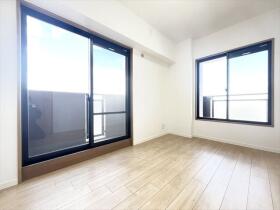 サーラ・グリーン惟信町