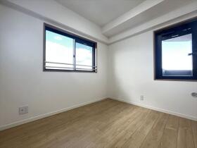 サーラ・グリーン惟信町