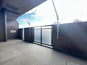 サーラ・グリーン惟信町