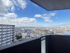 サーラ・グリーン惟信町