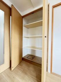 サーラ・グリーン惟信町