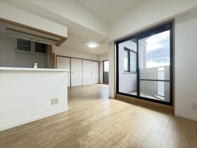 サーラ・グリーン惟信町