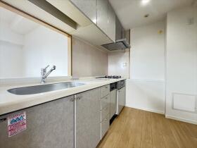 サーラ・グリーン惟信町