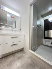 サーラ・グリーン惟信町