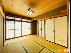 ※●愛西市須依町庄屋敷　中古一戸建て