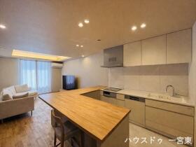 一宮市千秋町加納馬場字梅塚　中古一戸建て