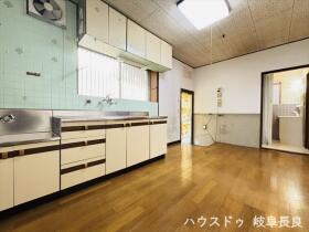 ●岐阜市大洞柏台5丁目　中古一戸建て