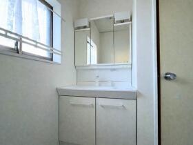 ●桑名市大字能部字南貝戸　中古一戸建て