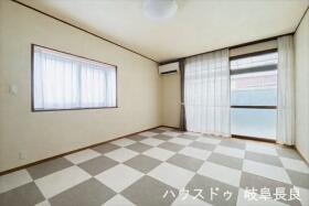 ●岐阜市西改田字若宮　中古一戸建て