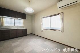 ●岐阜市西改田字若宮　中古一戸建て