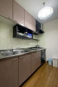 ●リリーハイツ港