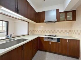 ●ロイヤルコート堀木